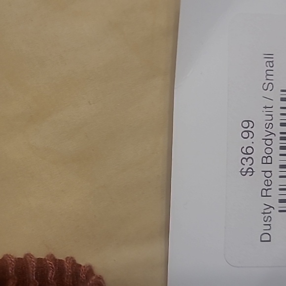 Ribbed Rust Top - Picture 3 of 3